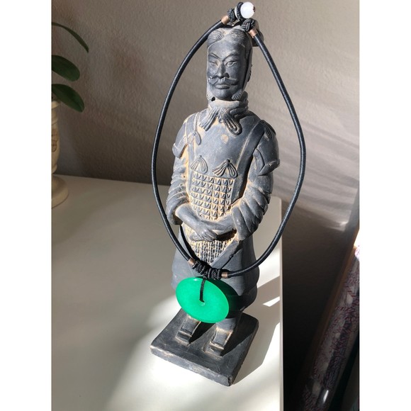 Beautiful Vintage Green Jade Donut 18" Chocker with Bead Closure - Picture 2 of 10